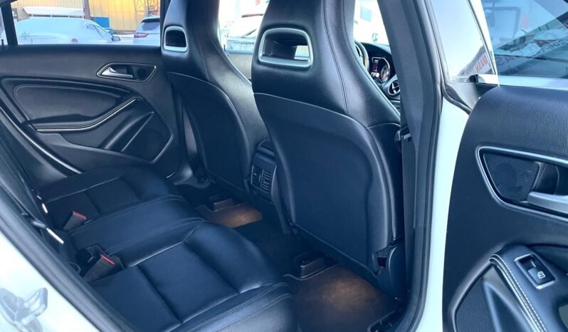 
								2015 Mercedes CLA250 4MATIC AWD Sedan full									
