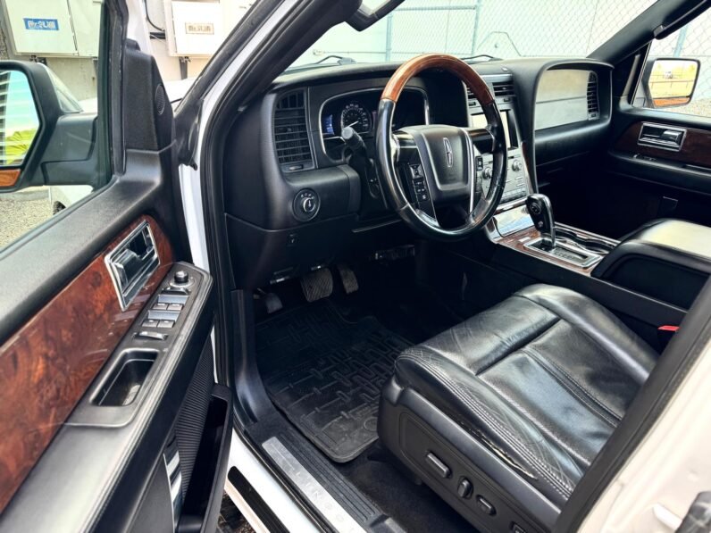 
								2015 Lincoln Navigator L (Long-Wheel base) AWD full									