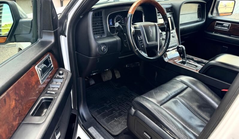 
								2015 Lincoln Navigator L (Long-Wheel base) AWD full									