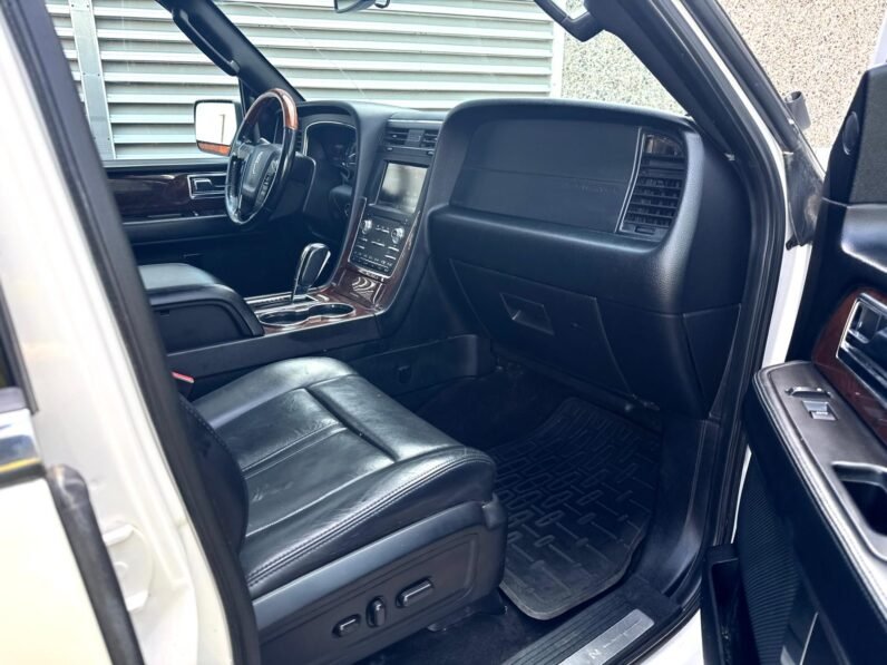 
								2015 Lincoln Navigator L (Long-Wheel base) AWD full									