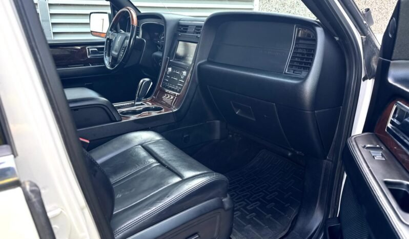 
								2015 Lincoln Navigator L (Long-Wheel base) AWD full									