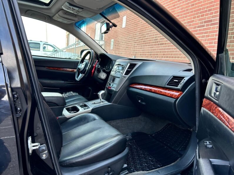 
								2011 Subaru Outback Limited AWD SUV full									