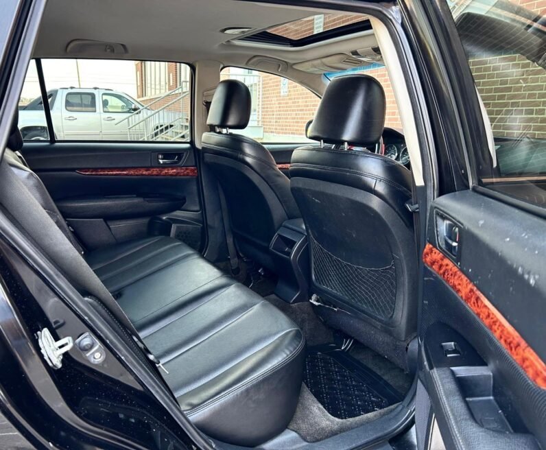 
								2011 Subaru Outback Limited AWD SUV full									