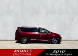 2017 Chrysler Pacifica Limited Van