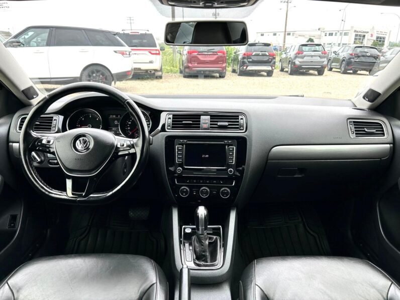 
								2015 Volkswagen Jetta TDI full									