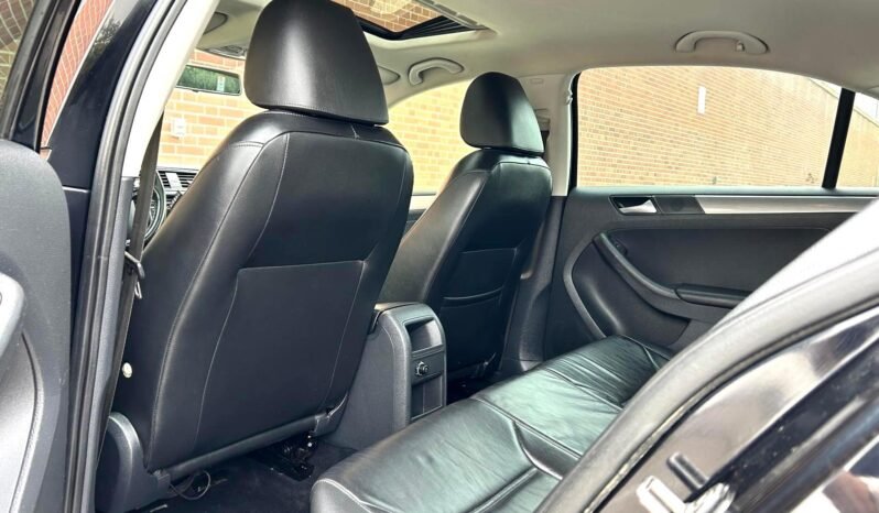 
								2015 Volkswagen Jetta TDI full									