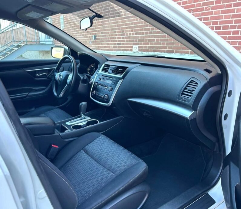 
								016 Nissan Altima SV Sedan full									