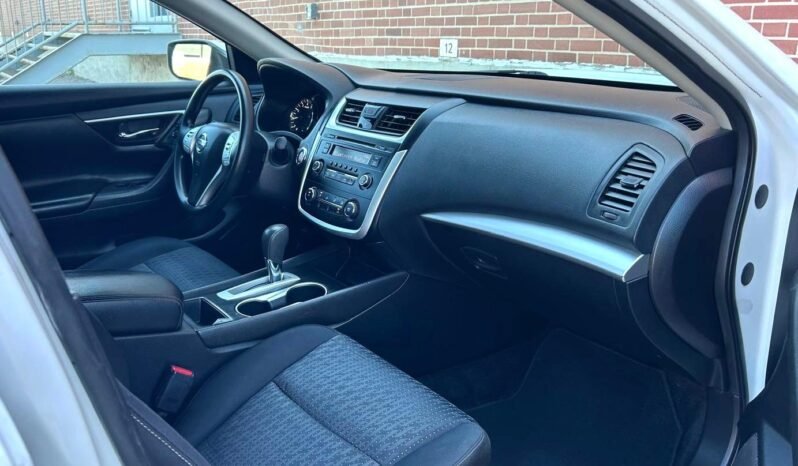 
								016 Nissan Altima SV Sedan full									