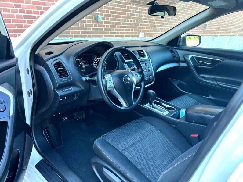 
								016 Nissan Altima SV Sedan full									