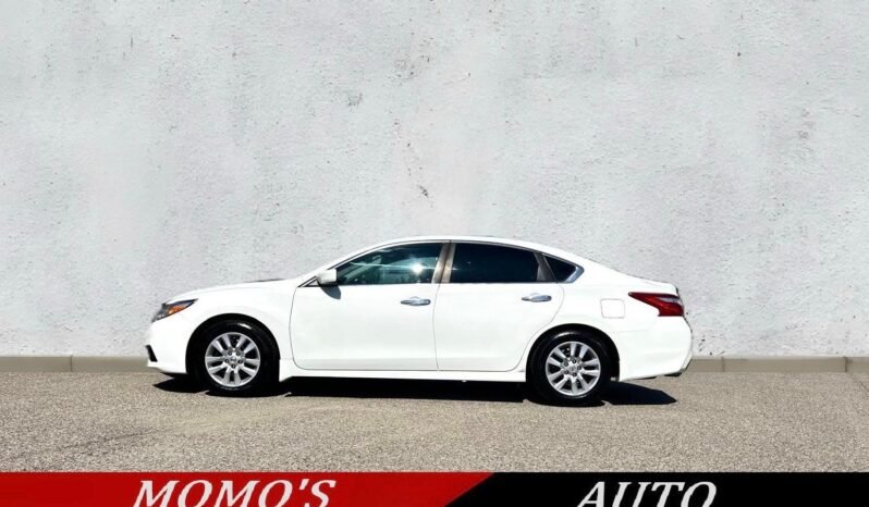 
								016 Nissan Altima SV Sedan full									
