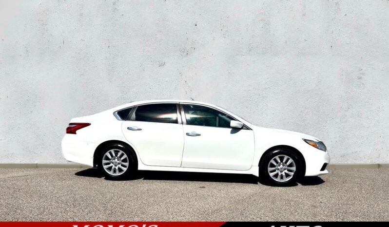 
								016 Nissan Altima SV Sedan full									