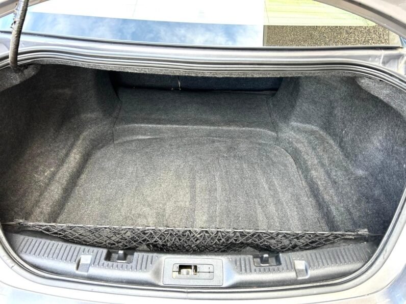 
								2013 Ford Taurus SEL Sedan full									