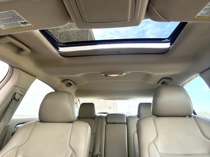 
								2013 Ford Taurus SEL Sedan full									