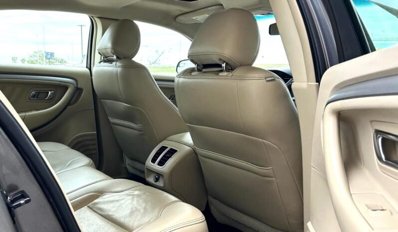 
								2013 Ford Taurus SEL Sedan full									