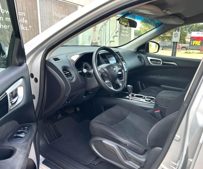 
								2015 Nissan Pathfinder S AWD SUV. full									