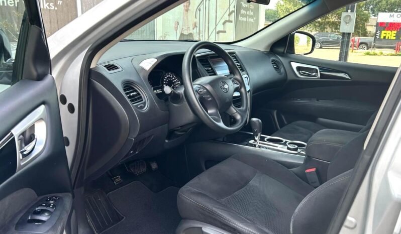 
								2015 Nissan Pathfinder S AWD SUV. full									