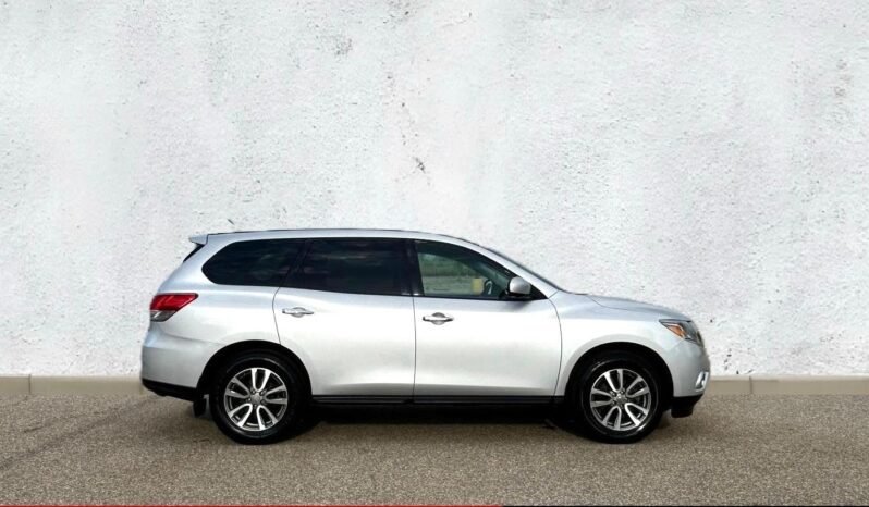 
								2015 Nissan Pathfinder S AWD SUV. full									
