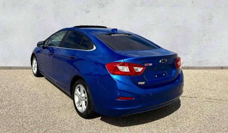 
								2017 Chevrolet Cruze LT Sedan full									