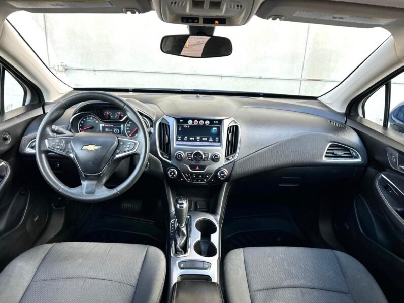 
								2017 Chevrolet Cruze LT Sedan full									