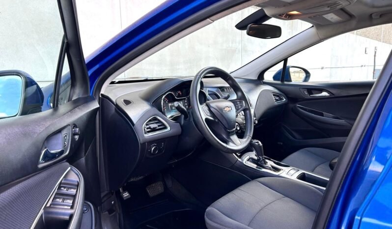 
								2017 Chevrolet Cruze LT Sedan full									
