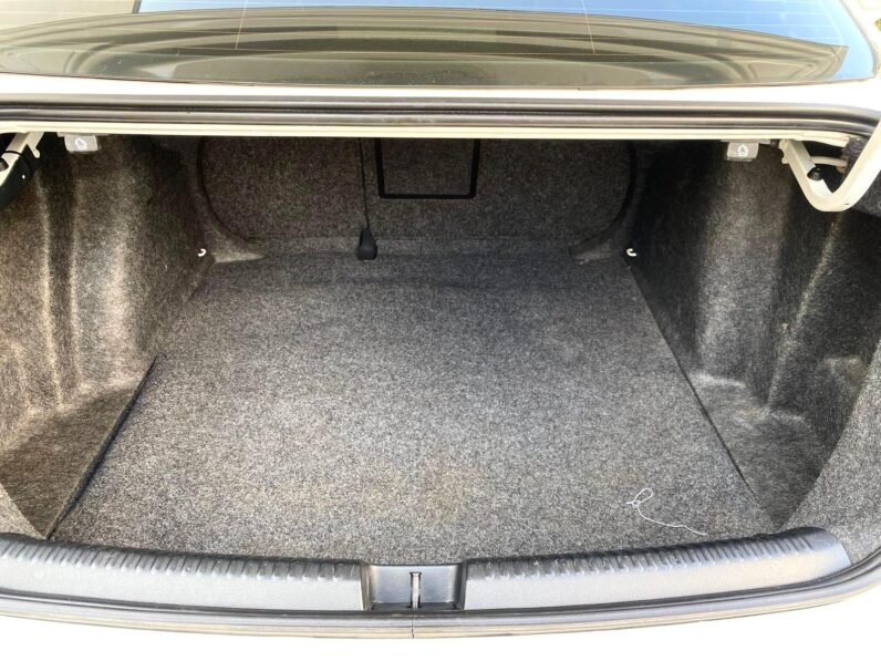 
								2012 Volkswagen Jetta GLI Sedan full									