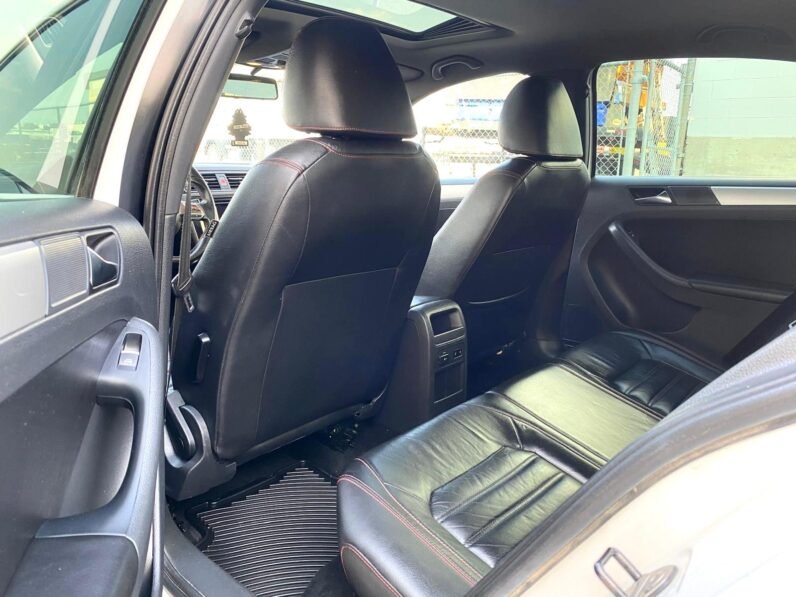 
								2012 Volkswagen Jetta GLI Sedan full									