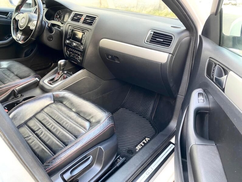 
								2012 Volkswagen Jetta GLI Sedan full									