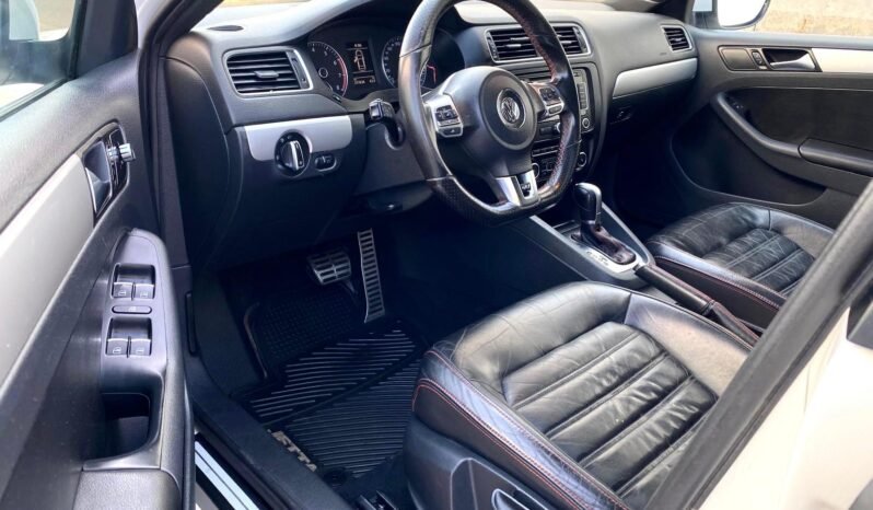 
								2012 Volkswagen Jetta GLI Sedan full									
