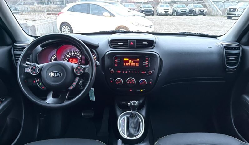 
								2015 Kia Soul + Hatchback full									