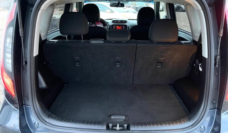 
								2015 Kia Soul + Hatchback full									