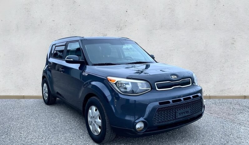 
								2015 Kia Soul + Hatchback full									
