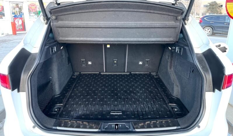 
								2019 Jaguar F-Pace 2.5T AWD SUV full									