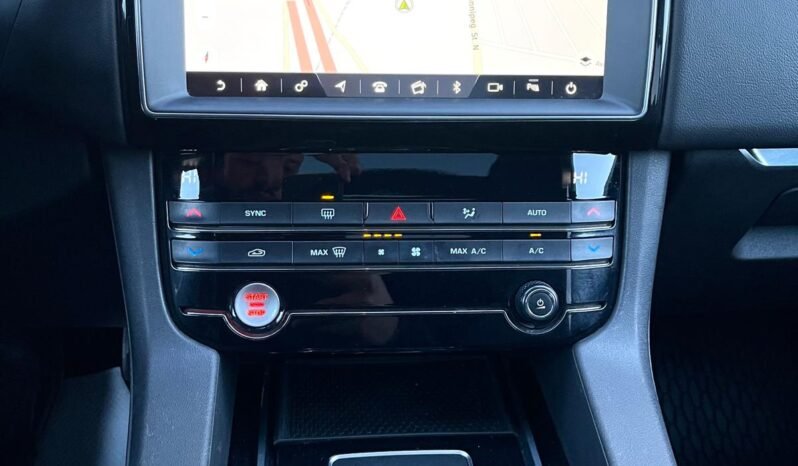 
								2019 Jaguar F-Pace 2.5T AWD SUV full									