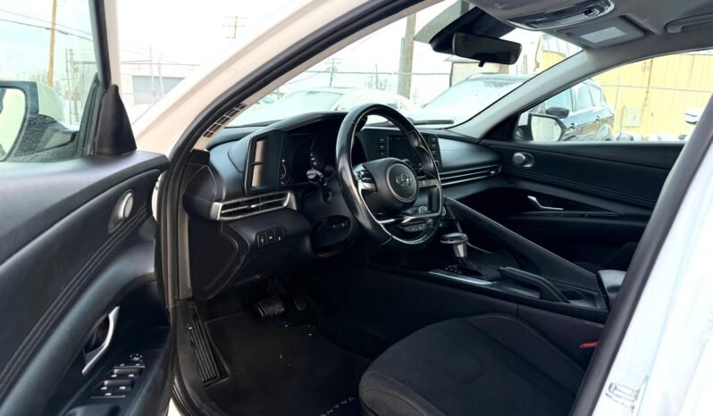 
								2021 Hyundai Elantra SEL Sedan full									