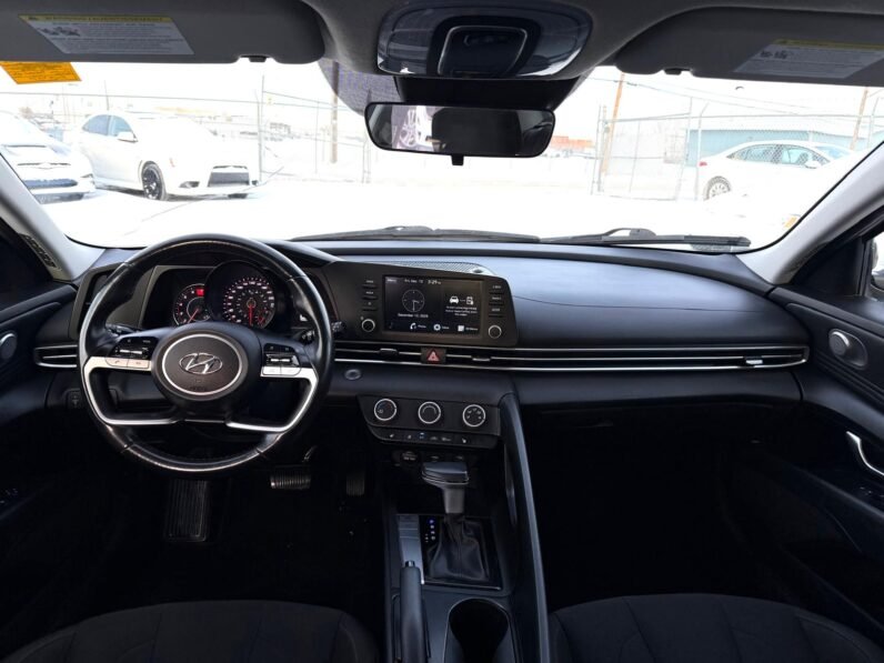 
								2021 Hyundai Elantra SEL Sedan full									