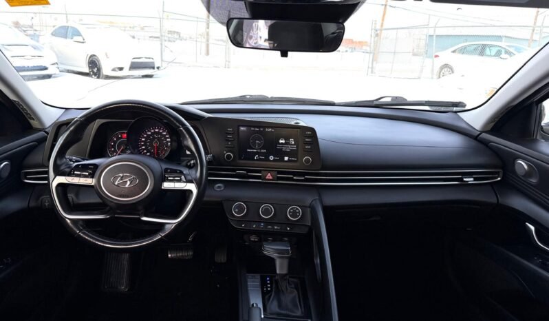 
								2021 Hyundai Elantra SEL Sedan full									