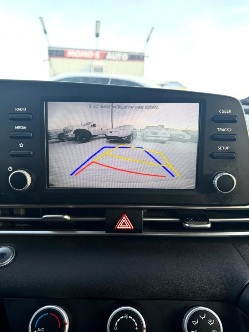 
								2021 Hyundai Elantra SEL Sedan full									