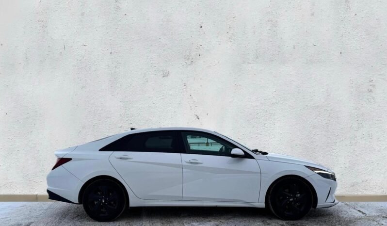 
								2021 Hyundai Elantra SEL Sedan full									