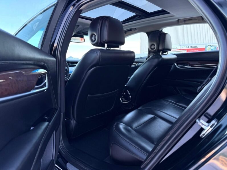 
								2013 Cadillac XTS Premium AWD Sedan full									