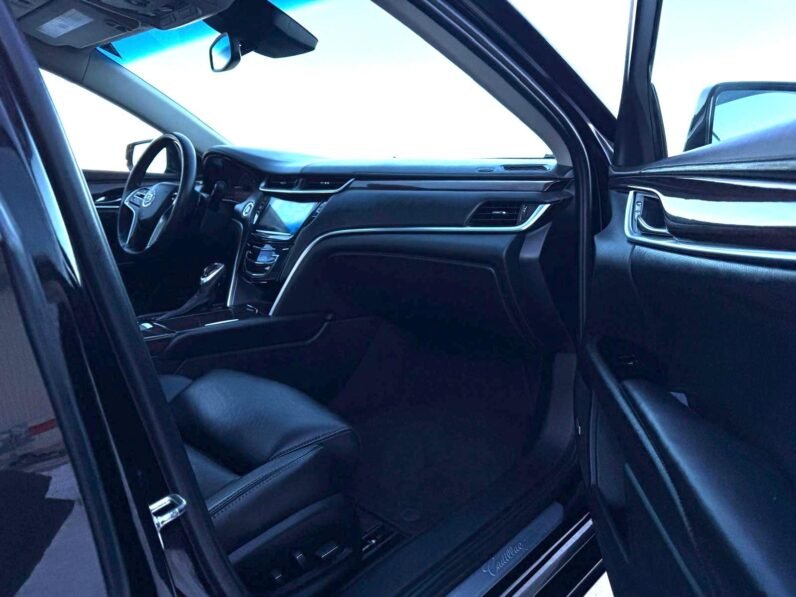 
								2013 Cadillac XTS Premium AWD Sedan full									