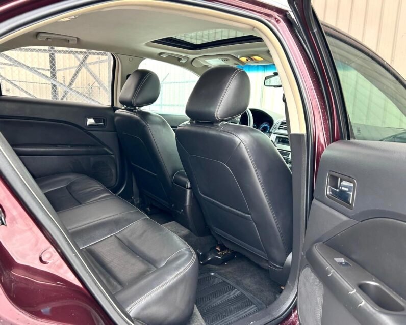 
								2011 Ford Fusion SEL AWD Sedan full									