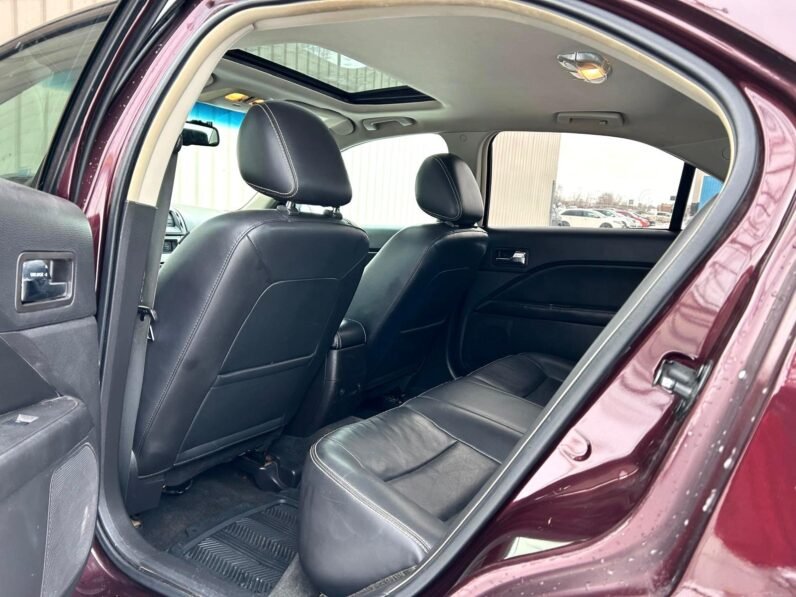 
								2011 Ford Fusion SEL AWD Sedan full									