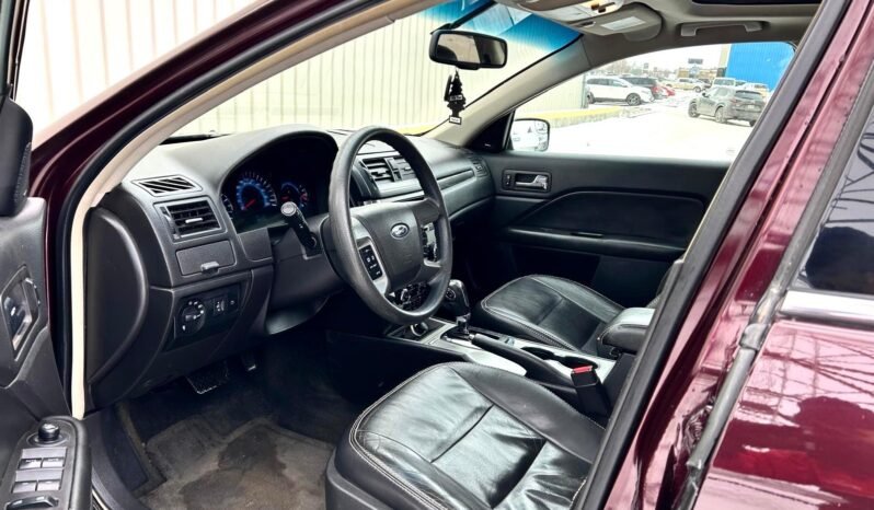 
								2011 Ford Fusion SEL AWD Sedan full									