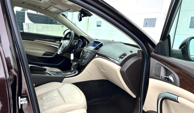 
								2011 Buick Regal CXL Sedan full									