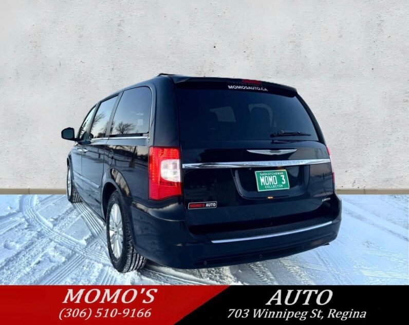 
								2012 Chrysler Town & Country Van full									