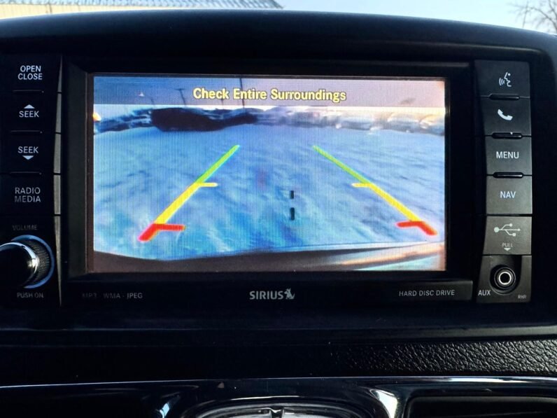 
								2012 Chrysler Town & Country Van full									