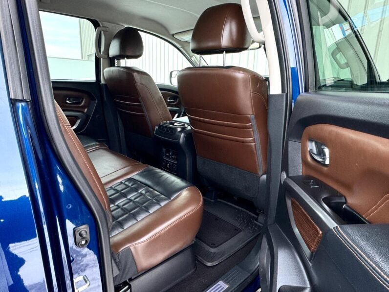 
								2018 Nissan Titan Platinum Reserve Crewcab 4×4 Pickup Truck full									