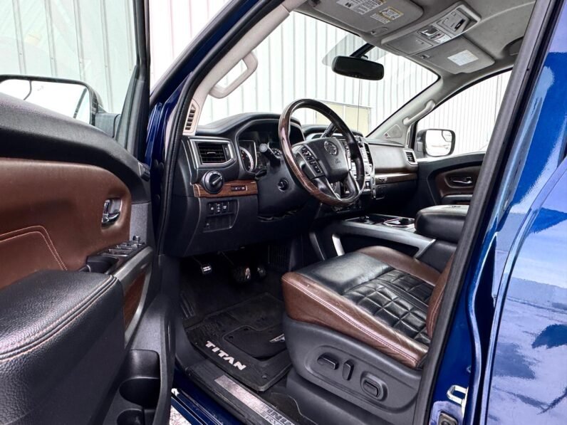 
								2018 Nissan Titan Platinum Reserve Crewcab 4×4 Pickup Truck full									