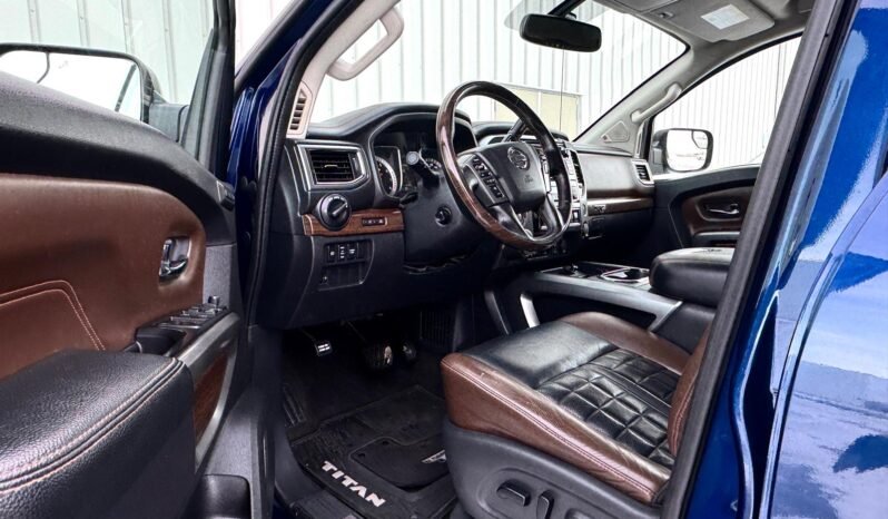 
								2018 Nissan Titan Platinum Reserve Crewcab 4×4 Pickup Truck full									