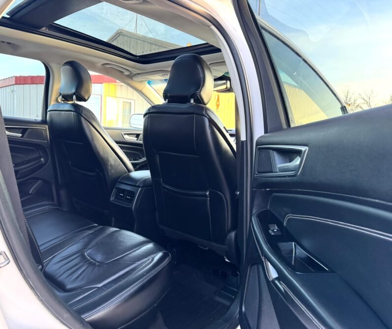 
								2019 Ford Edge Titanium AWD SUV full									